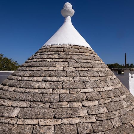 Villa With Trullo And Pool, 阿尔贝罗贝洛 外观 照片
